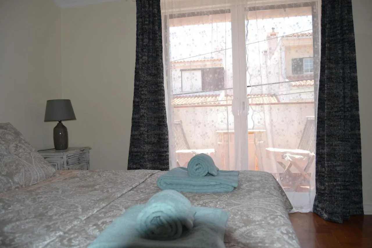 ***  Petunia - Guest House كاسكايس البرتغال